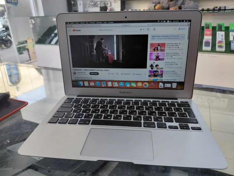 Macbook air intel i5 1 Macbook air intel i5 1