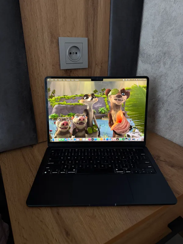 Macbook Air M3 13.6 Dyum 2024 ideal 2