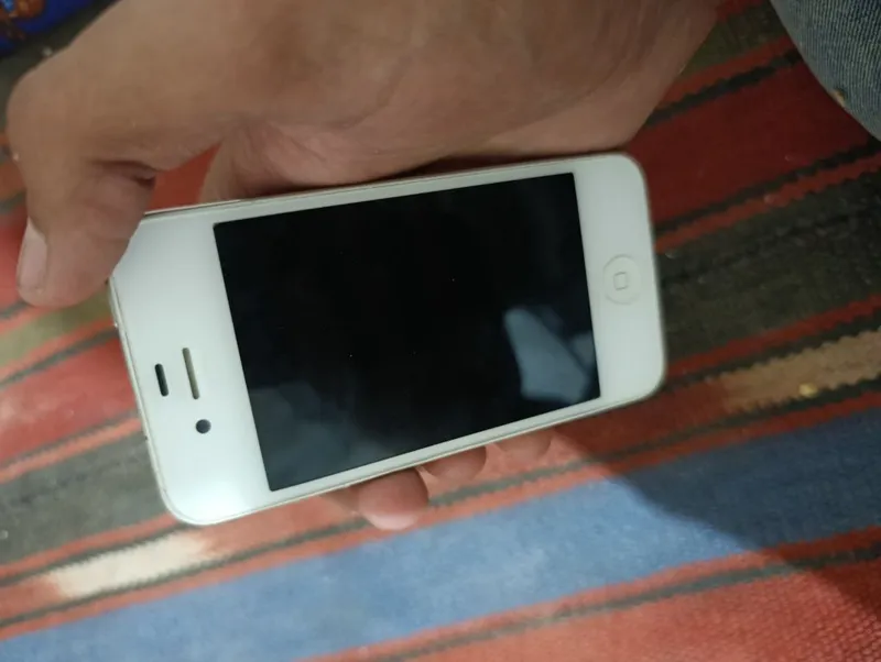 iphone 4 sotiladi 1 iphone 4 sotiladi 1