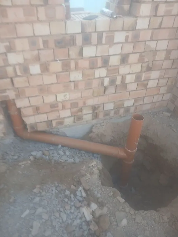 Траншие,яма для канализасия-сантехника кабел,водопровод — фото 1