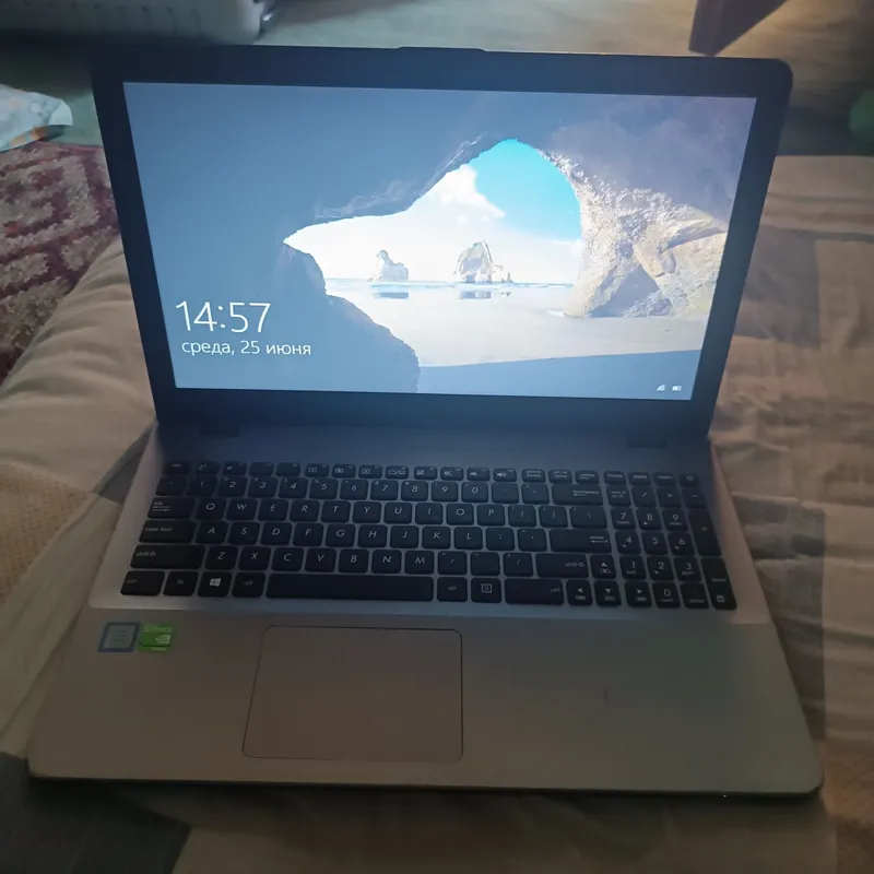 ASUS vivobook 15