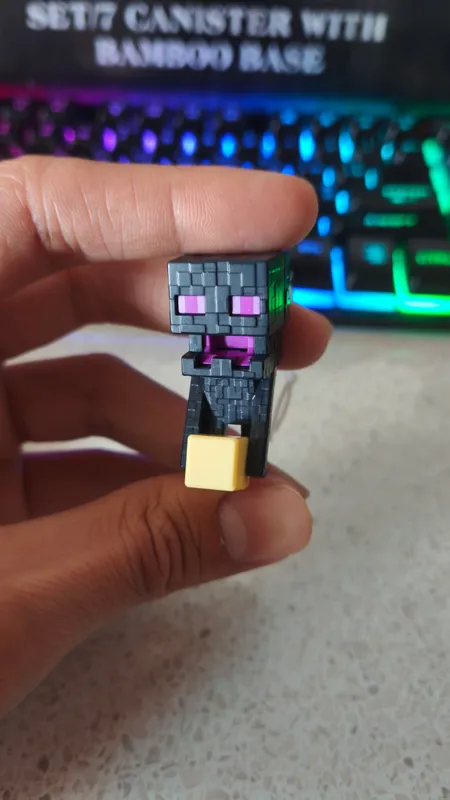 Kinder joy Minecraft figurkalari — фото 1