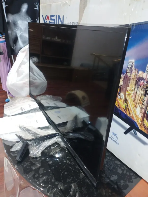 Телевизор Yasin LED-40E58TS 5