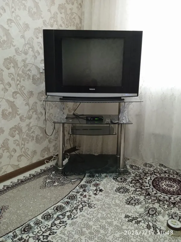 Телевизор и подставка