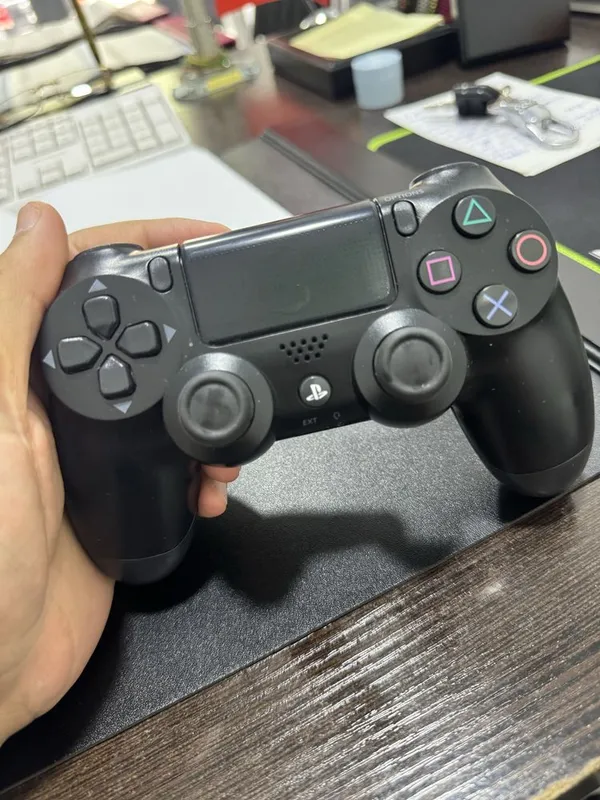 Джостик ps 4 га б/у 1 Джостик ps 4 га б/у 1