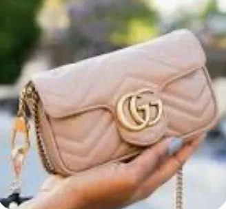 Gucci Mini Marmont Beige мини сумка Гуччи Мармонт в бежевом цвете.