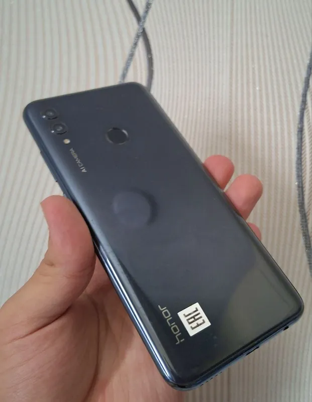 Продам Honor 10 Lite, 64GB, в хорошем состоянии 1