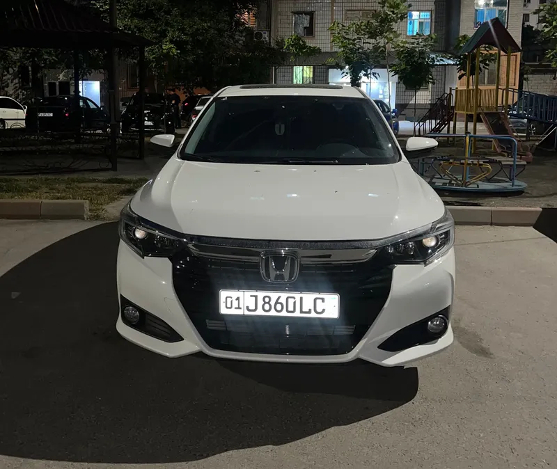 Продается машина Honda Crider