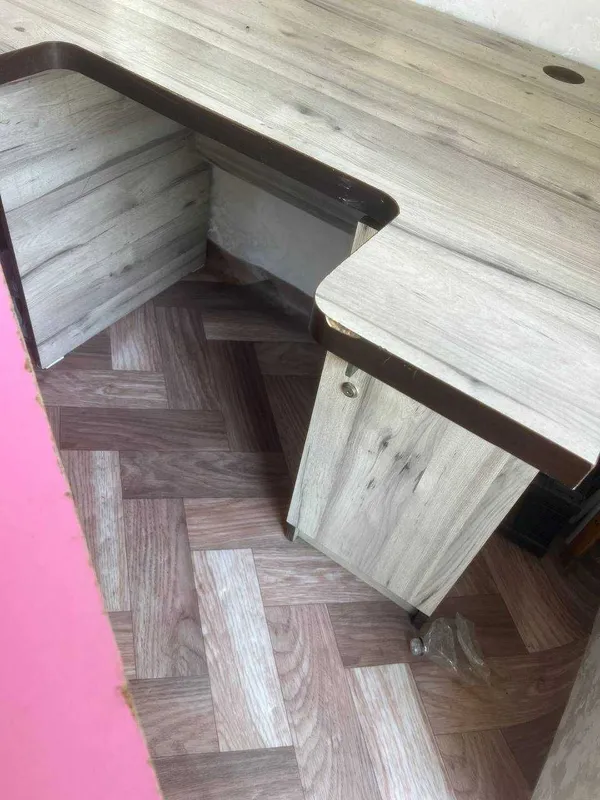 Ofis yoki uy uchun stol sotiladi 1