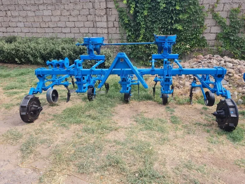 Traktor sotiladi , proseplari bilan 4