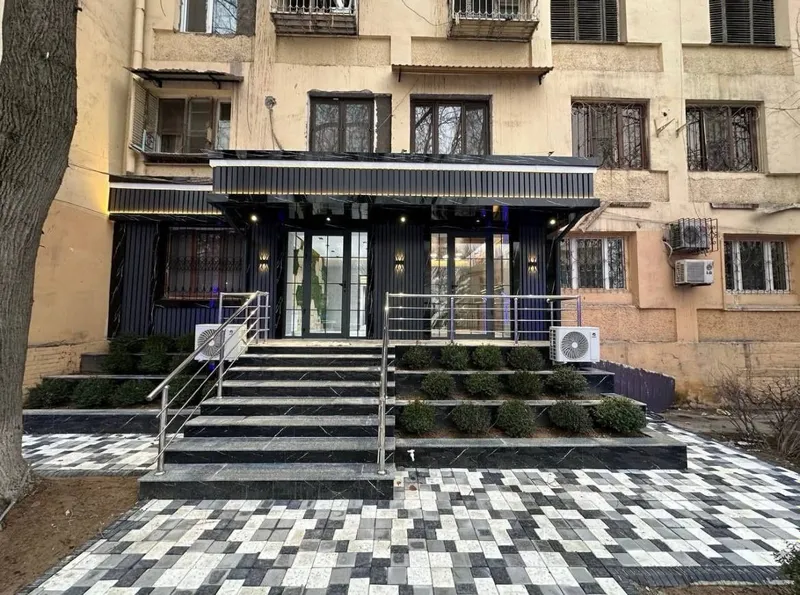 Юнус-Абад Ц4 Ор-р: Централ-4 1-линия 93кв + 12кв подвал Евроремонт