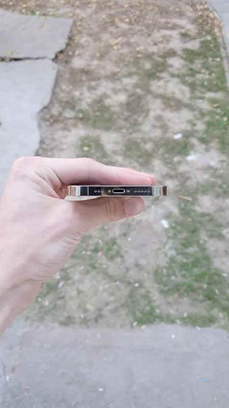 iPhone 12 pro sotiladi 4