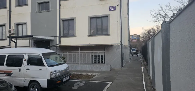 Нотурар бино, сокол каватда, кадастр бор, барча хужжалари жойида.