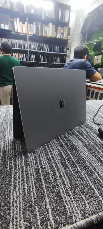 Microsoft Surface Ryzen 5 2