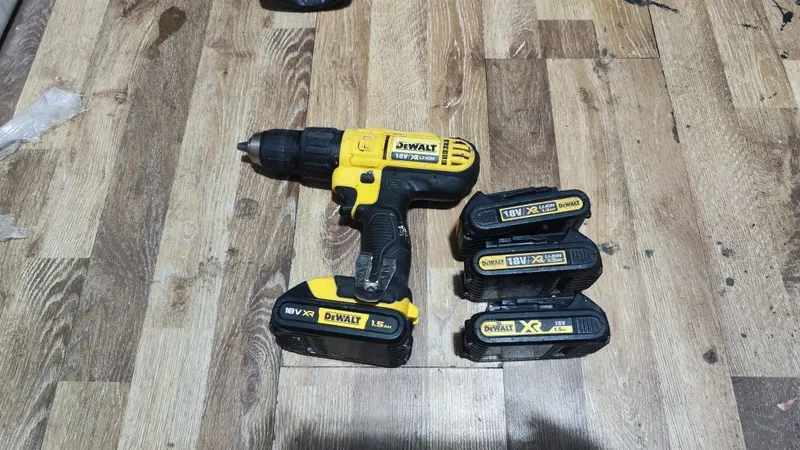DEWALT 18 v drel — фото 1
