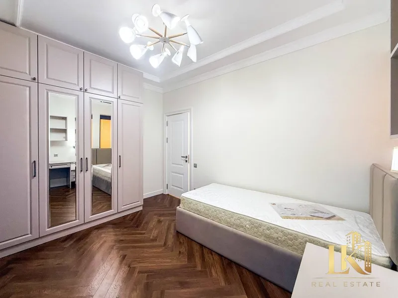 Nukus Avenue JKda (Yakkasaroy tumani) 4 xonali kvartira sotiladi 5