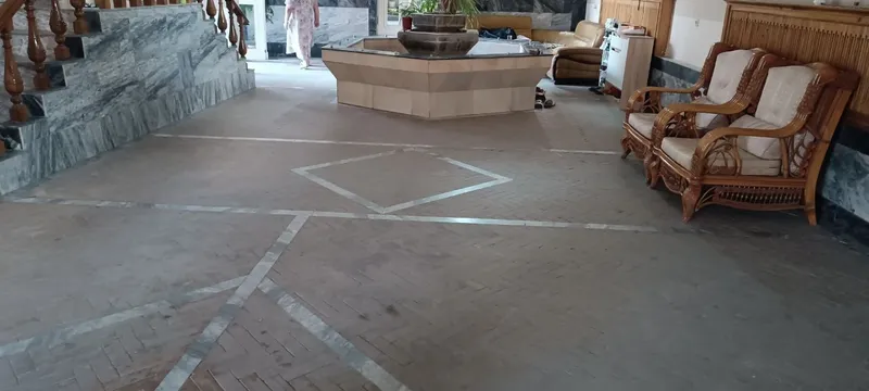 Oʻzbekiston ko‘chasi hududidagi uy 8