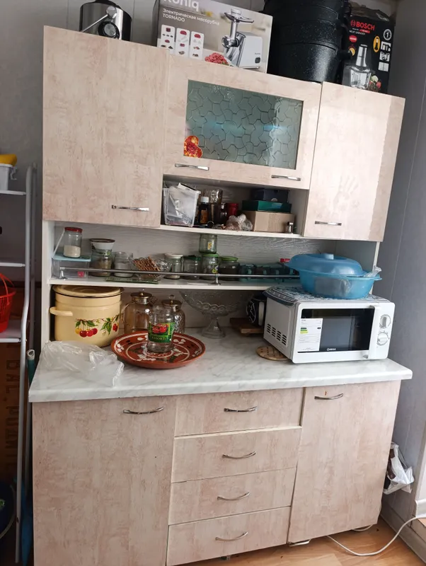 Продаётся б/у кухонный шкаф вместе с мойкой 3 Продаётся б/у кухонный шкаф вместе с мойкой 3