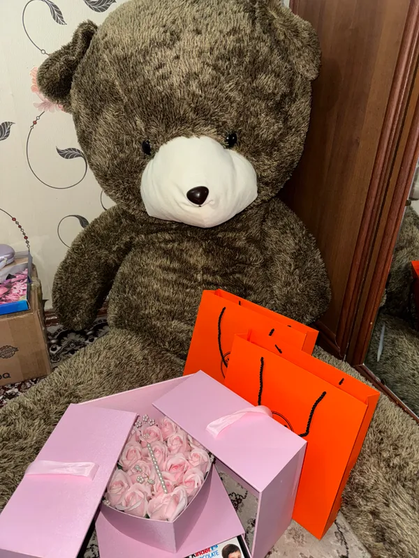 Teddy Ayiq boyi 1.80