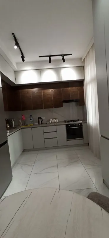 Yakkasaroy tumani bez makler 2 xona uy 380$ 3