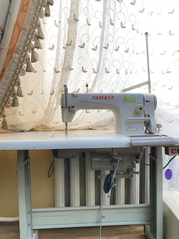 Yamata FY8700 Sewing Machine
