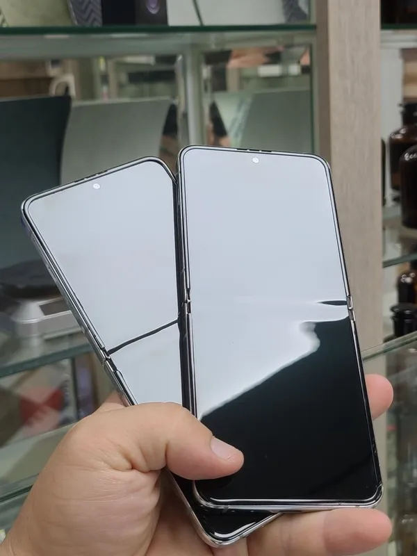 Samsung Z Flip5 xotirasi 8/256GB 2