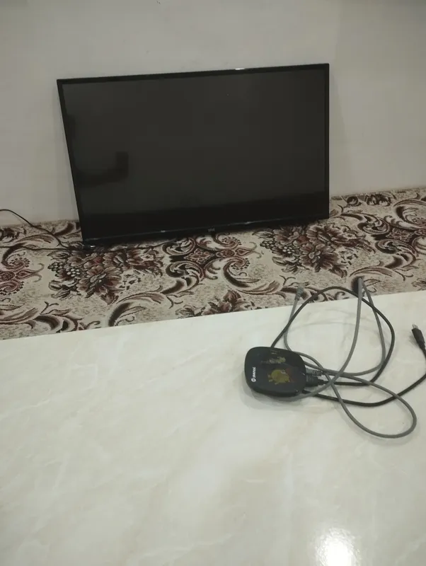 Televizor Artel 43 va smartboks bilan
