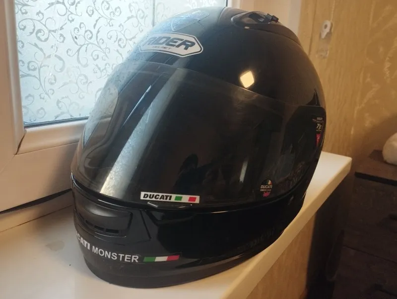 Мото профессиональный шлем от Ducati
