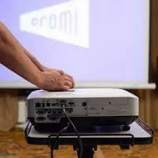 Проектор Epson со склада доставка по всему городу бесплатно установка — фото 1