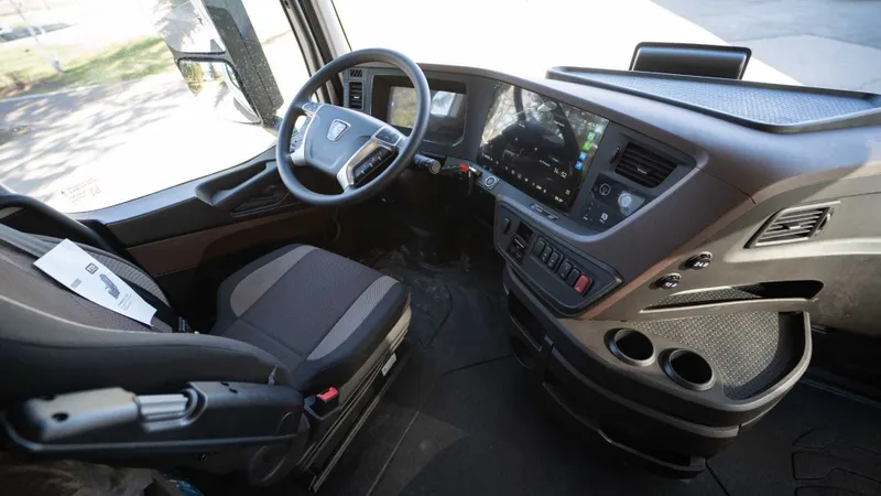 KAMAZ 54901 4x2 сотилади 6 KAMAZ 54901 4x2 сотилади 6