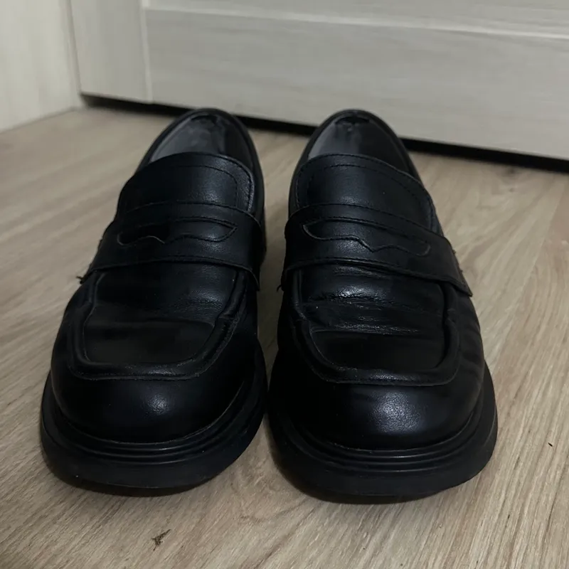 Klassik qora loaferlar 1