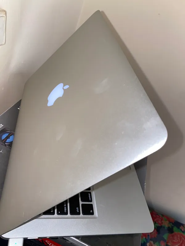 Macbook 900 тысяч с зарядками 1 Macbook 900 тысяч с зарядками 1