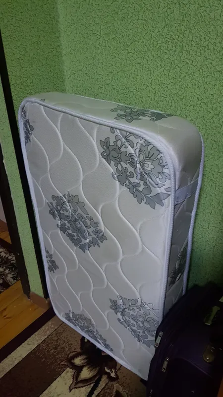 Продам ортопедический матрац на детскую кроватку