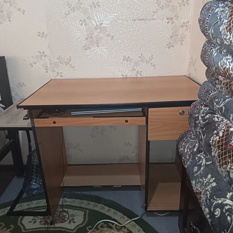 Компьютерный стол Компьютерный стол