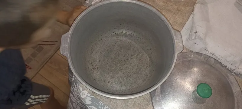 4 litrlik qozon sotaman. 4