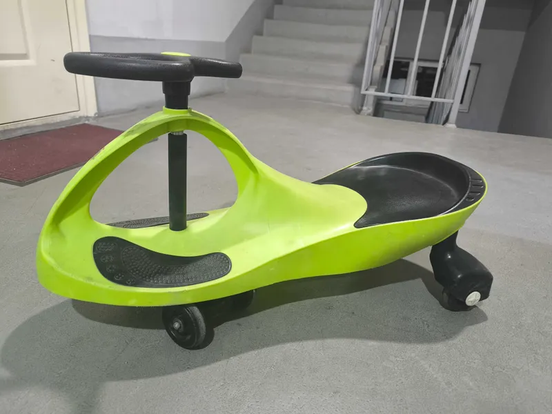 Детский самокат машинка Wiggle Car Plasma Car — фото 1
