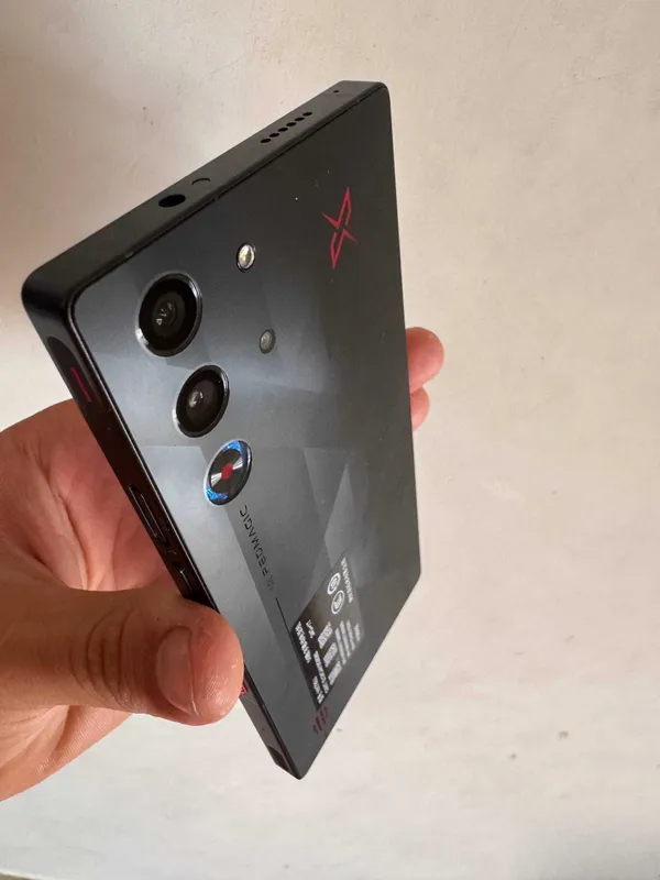 Red Magic 10 Pro+ 24/1TB, ideal holat 6 Red Magic 10 Pro+ 24/1TB, ideal holat 6