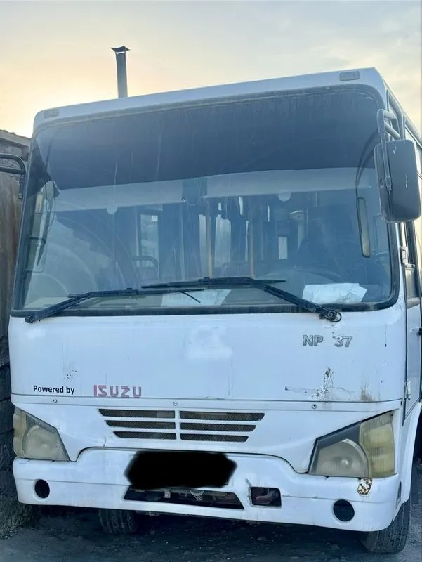 Isuzu avtobus kuzov sotiladi — фото 4