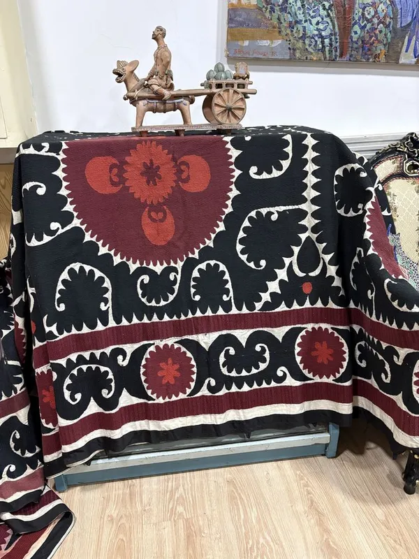 Сюзане старинное