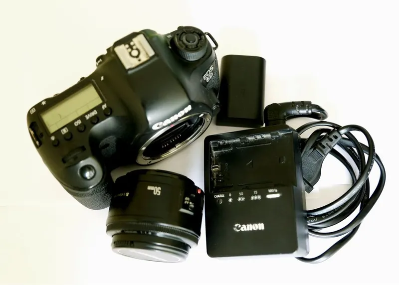 Canon 6d kamera srochniy sotiladi — фото 3