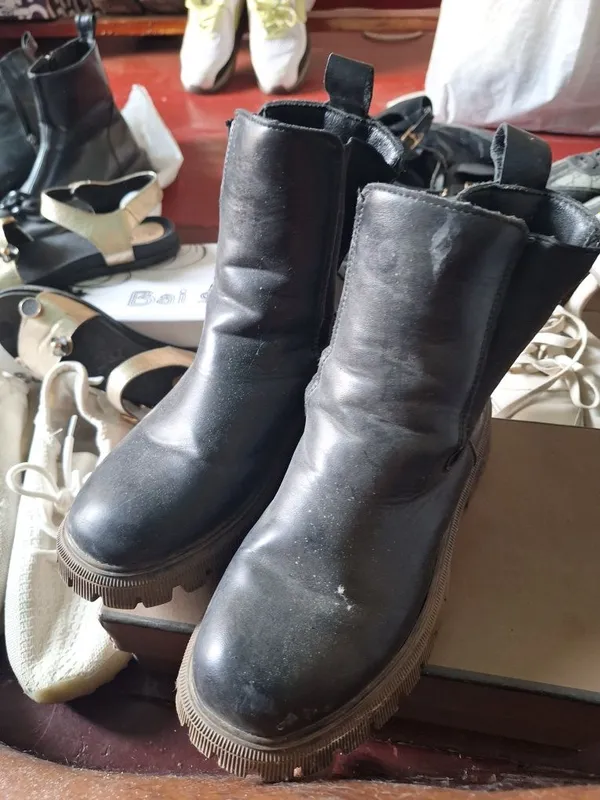 10000 Mindan oyoq kiyimla 4