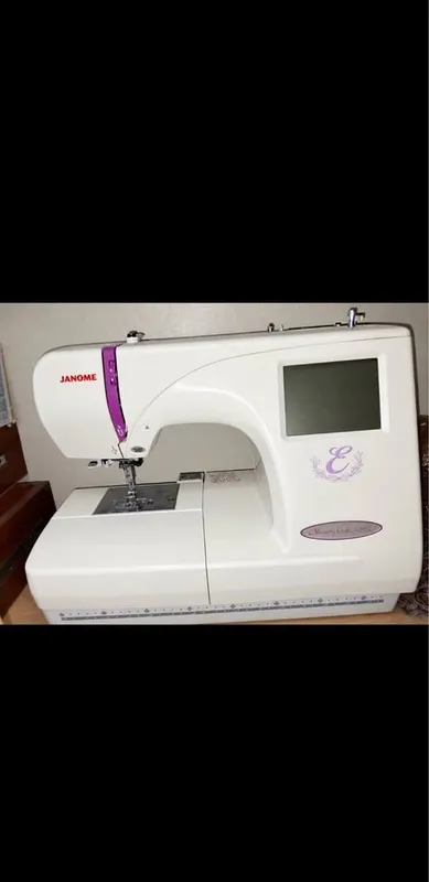 Продаётся вышивальная машина Janome Memory Craft 3500 2