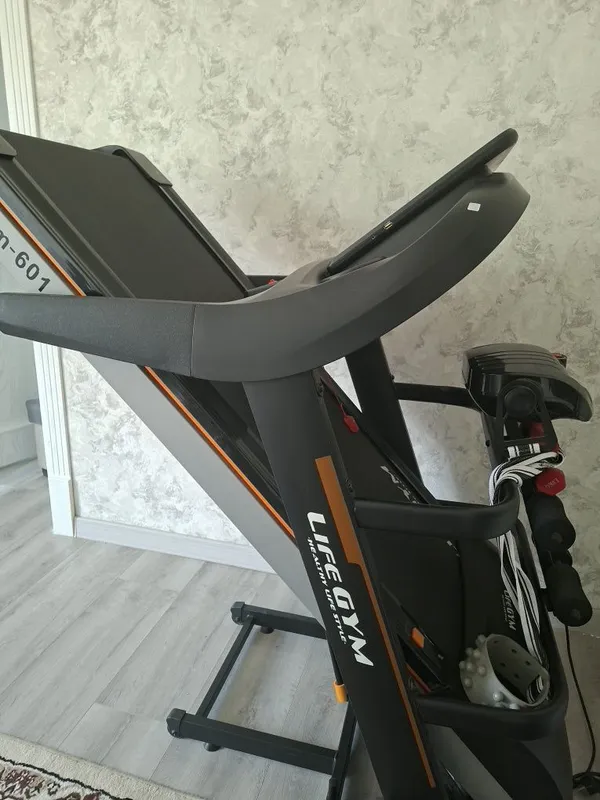 Беговая дорожка Life Gym LGM-601