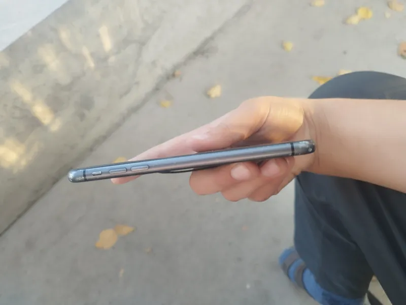 Iphone 11 128 80 yonks 6 Iphone 11 128 80 yonks 6