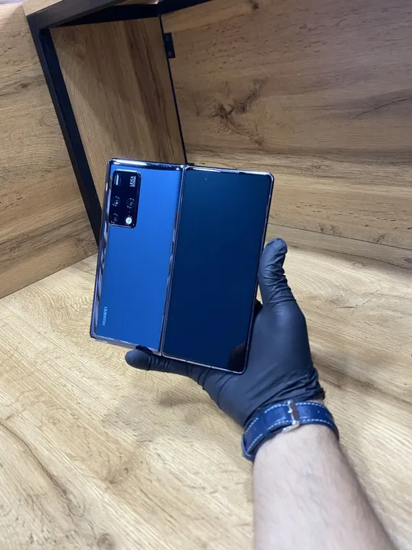 Huawei Mate X2 sotuvda