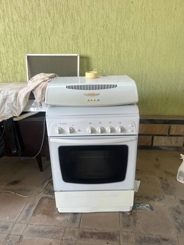 Срочно продаётся газовая плита с витежкой — фото 2 Срочно продаётся газовая плита с витежкой — фото 2