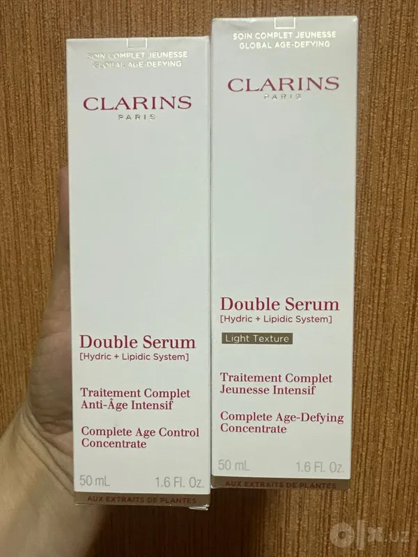 Clarins Double Serum Light yengil teksturali sarum 2 Clarins Double Serum Light yengil teksturali sarum 2