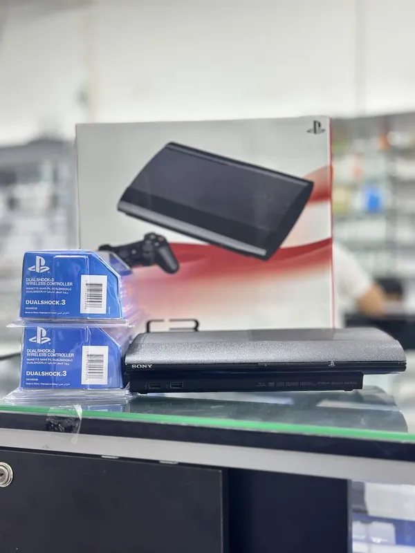 PS3 Super Slim 500GB, 12 игр, можно записывать ещё 2