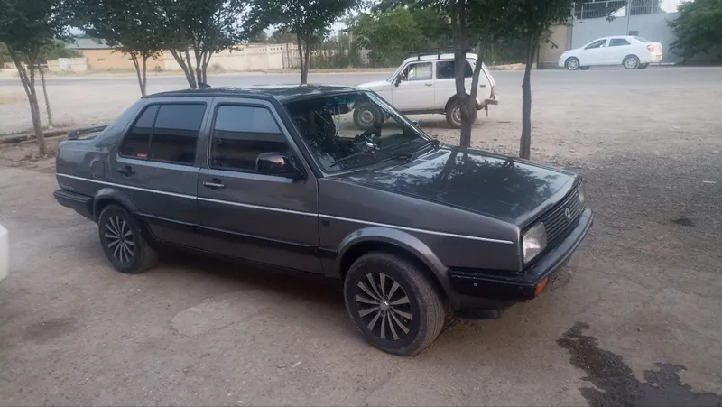 Volsvagen Jetta, 1988 yil ishlab chiqarilgan, begzin-gaz holati oʻrta 4 Volsvagen Jetta, 1988 yil ishlab chiqarilgan, begzin-gaz holati oʻrta 4