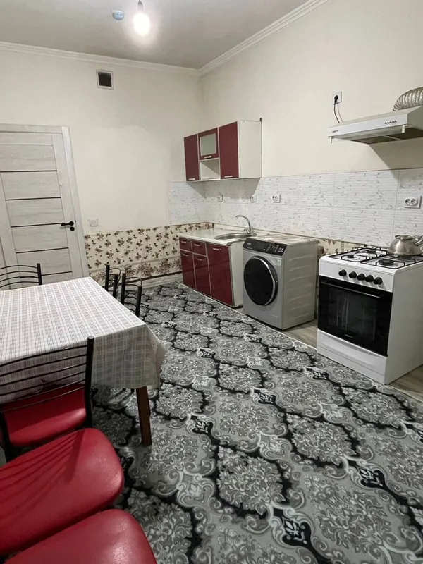 Sergeli Yangi Darxonda 3- xonali sharoiti bor uy arendaga beramiz 5